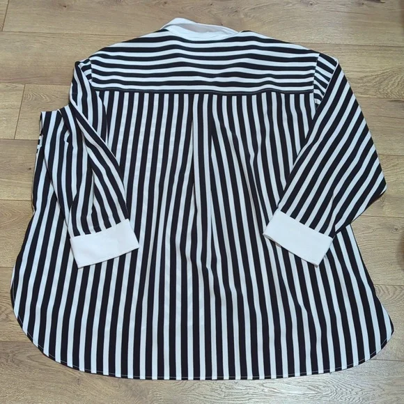 KARL LAGERFELD Women's Soft Long Sleeve Stripe Everyday Fashion Sport Blouse 2XL - Picture 9 of 10